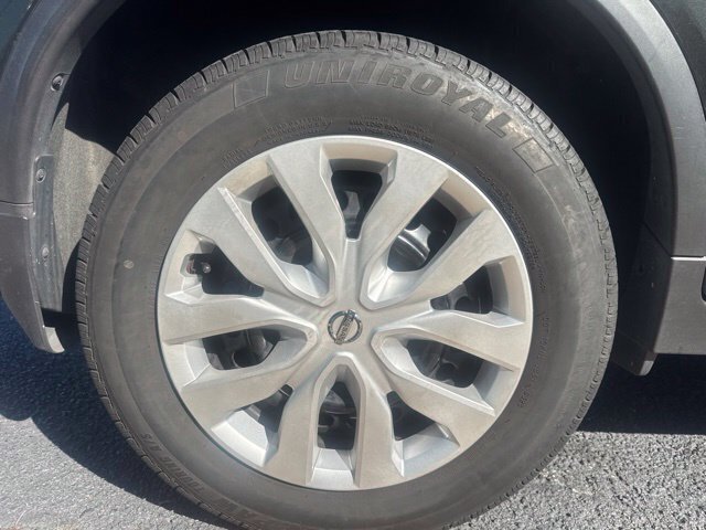 Used 2017 Black Nissan S image 6