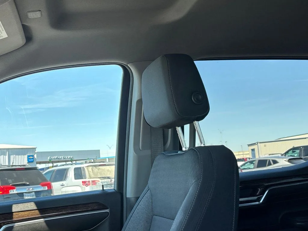 Used 2023 Silver GMC Elevation image 13