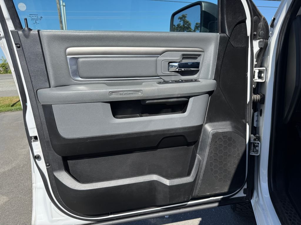 Used 2019 White Ram SLT image 17