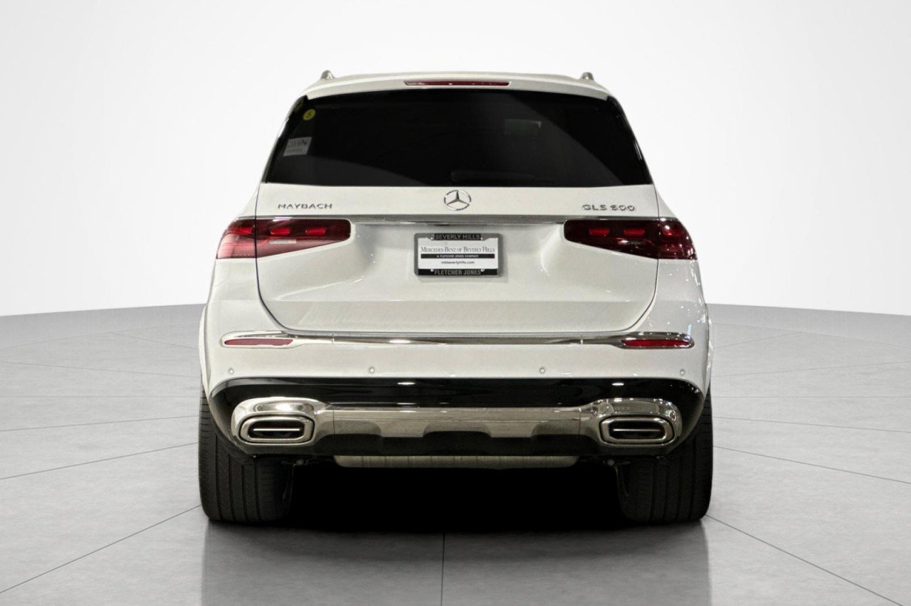 New 2026 MANUFAKTUR Moonlight White Metallic Mercedes-Benz Maybach GLS 600 4MATIC® SUV image 4