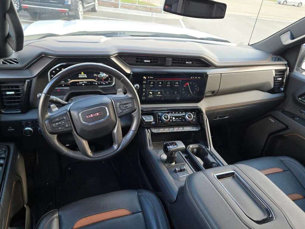 Used 2022 White GMC AT4 image 21