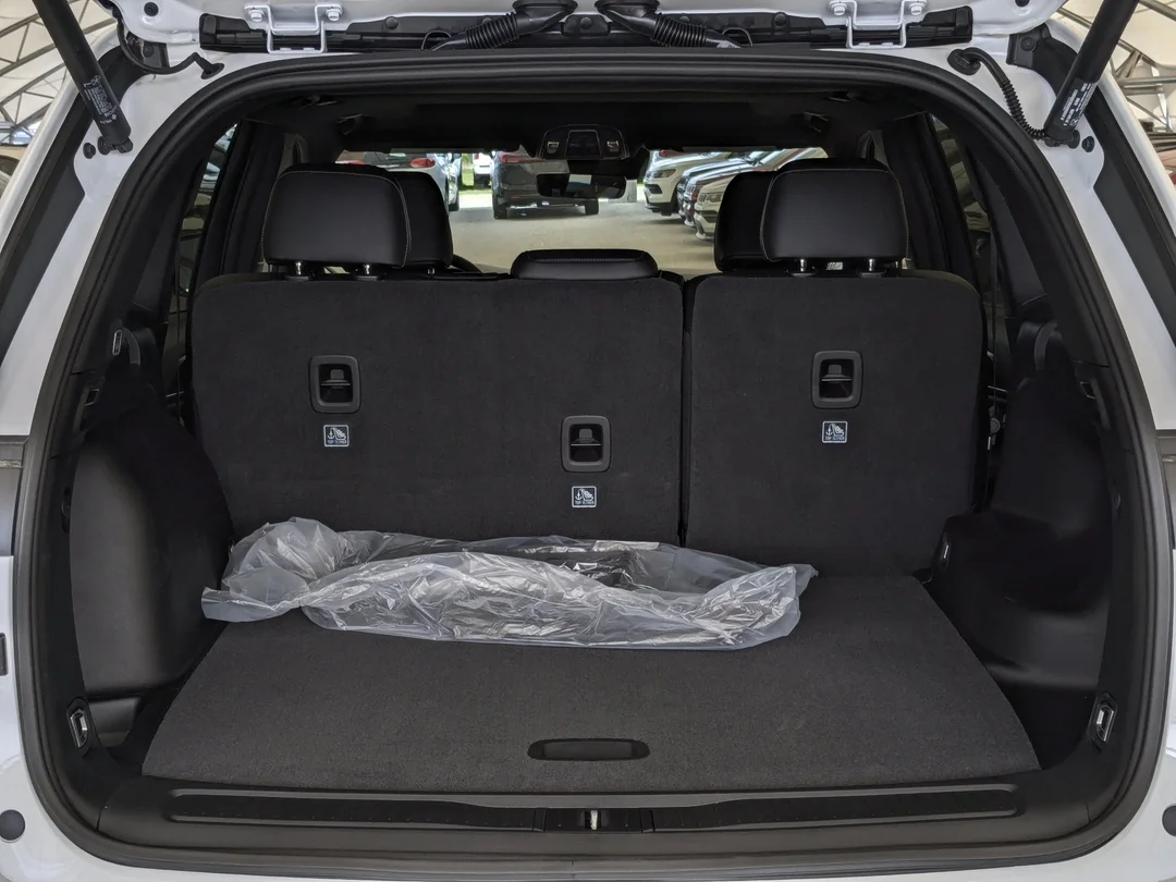 New 2026 White Jeep Altitude - - 4x4 - Power Sunroof - Trailer Tow Pkg - 20 Black Wheels - Remote Start & More! image 30