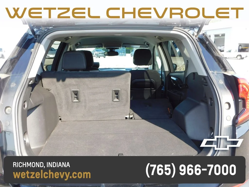 Used 2022 Black GMC SLE image 22