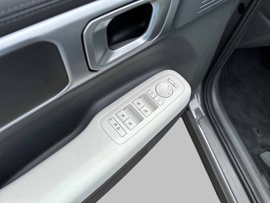 New 2026 Hampton Gray Hyundai SE FWD image 14