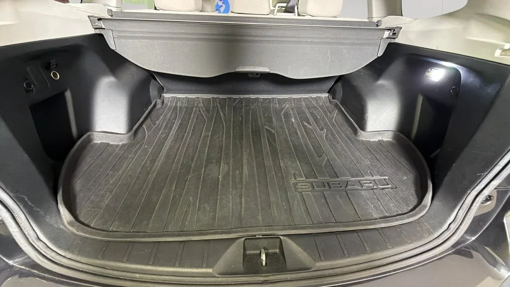 Used 2017  Subaru Premium image 25