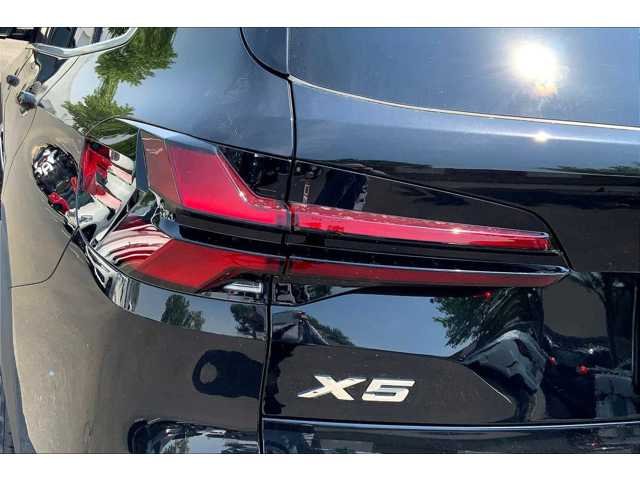 New 2026 Black Sapphire Metallic BMW sDrive40i image 14