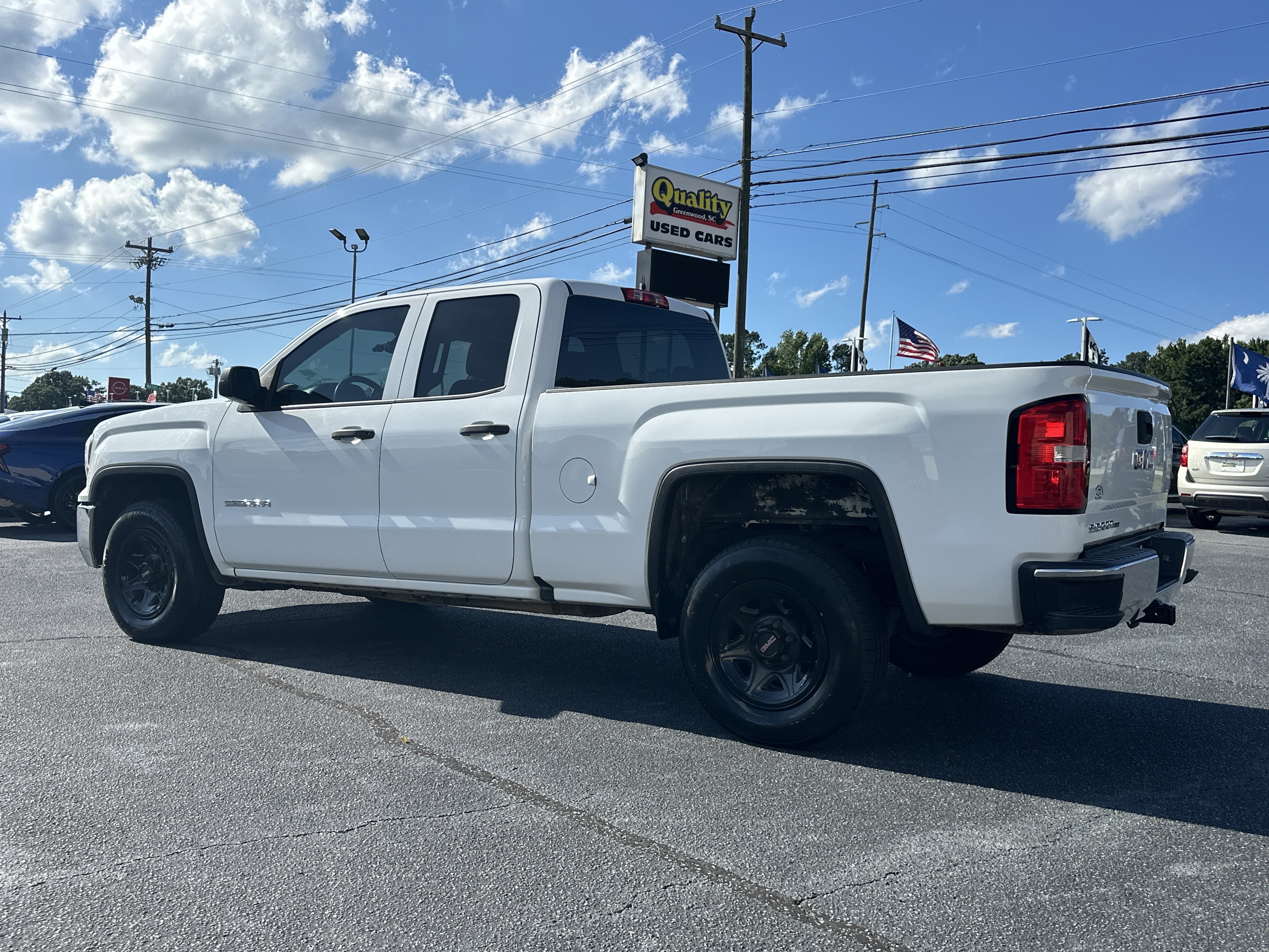 Used 2019 Summit White GMC DBL CAB 2WD image 5