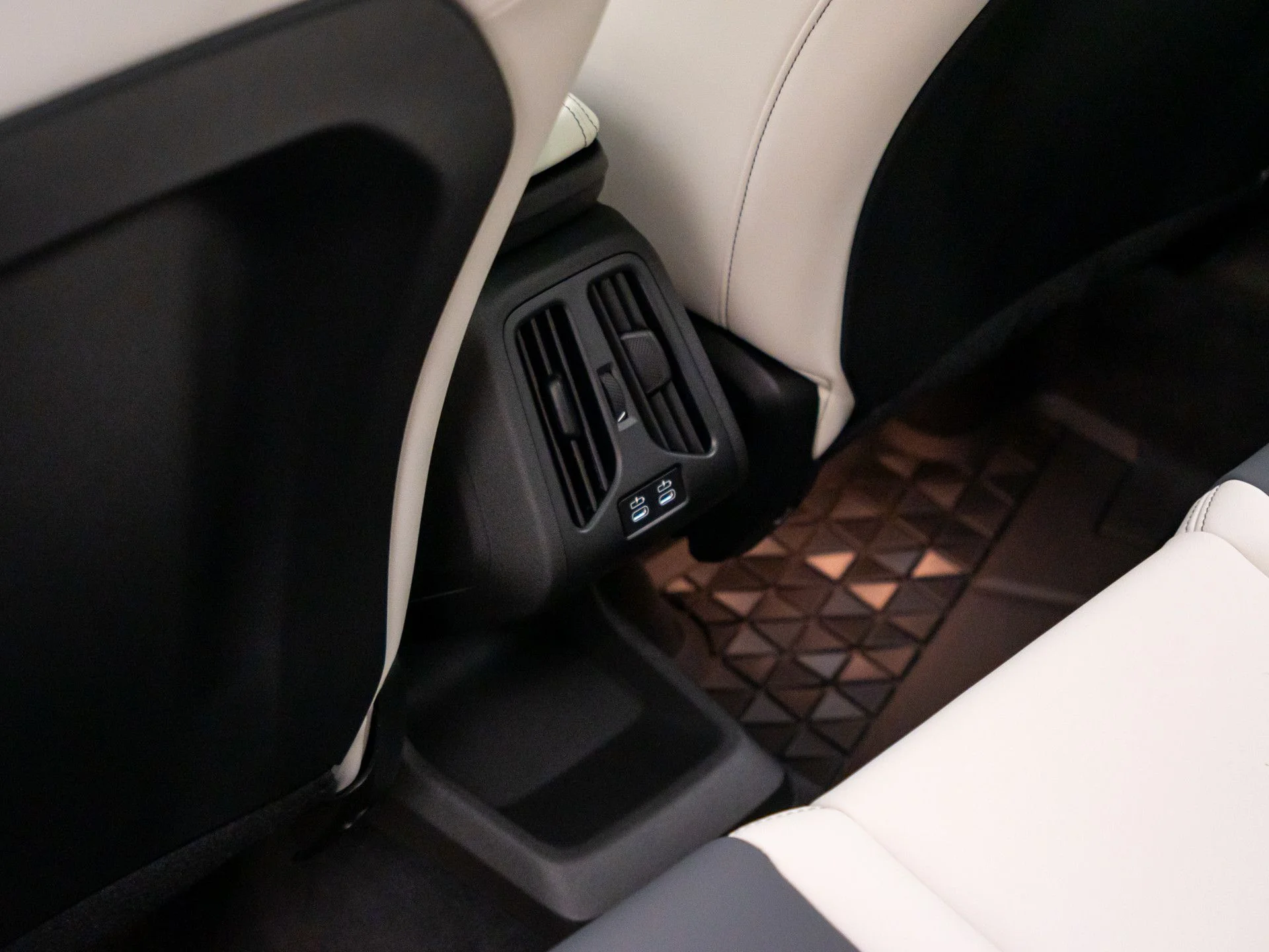New 2026 White BMW xDrive28i image 20