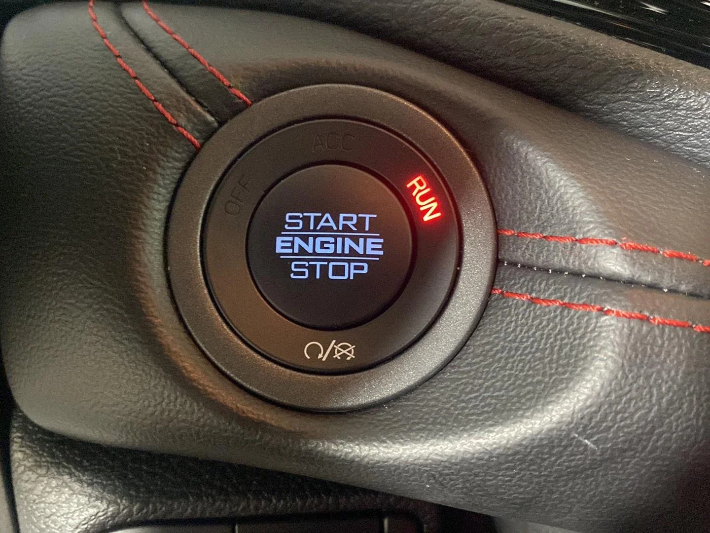 Used 2025 Vapour Grey Dodge R/T image 17