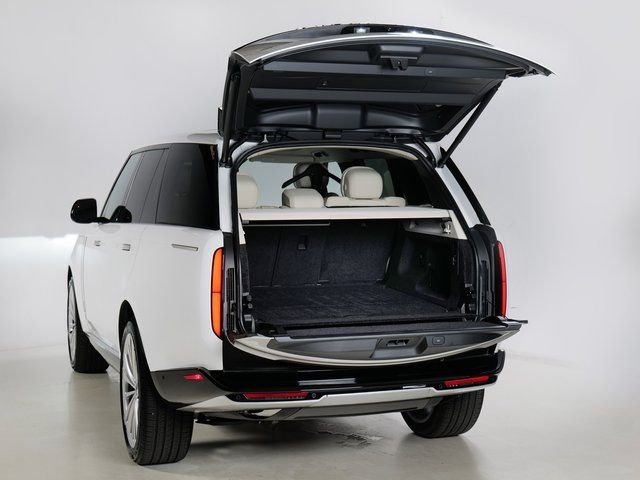 New 2026 Fuji White Land Rover SE image 30