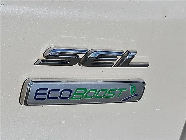 Used 2020 White Platinum Metallic Tri-Coat Ford SEL Front-wheel Drive image 8