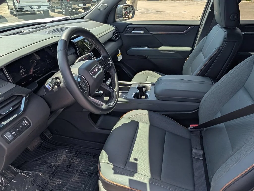 2026 GMC Acadia AT4 - Photo 8