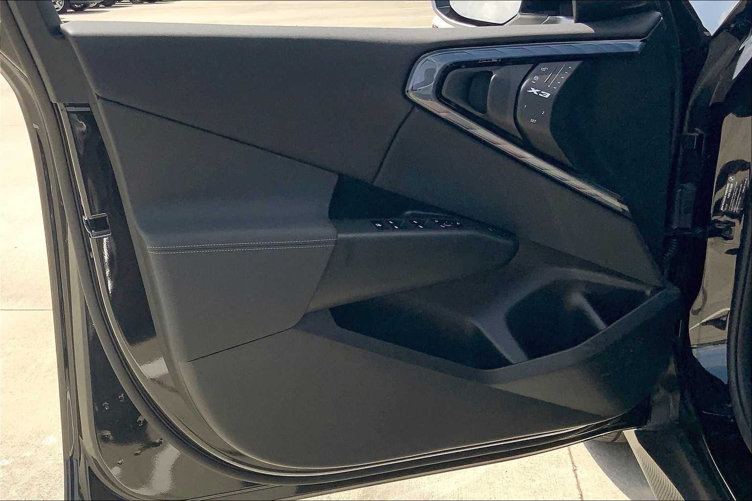 2025 BMW X3 30 - Photo 10