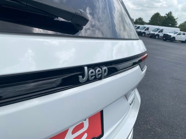 Used 2023 White Jeep Summit Reserve image 38