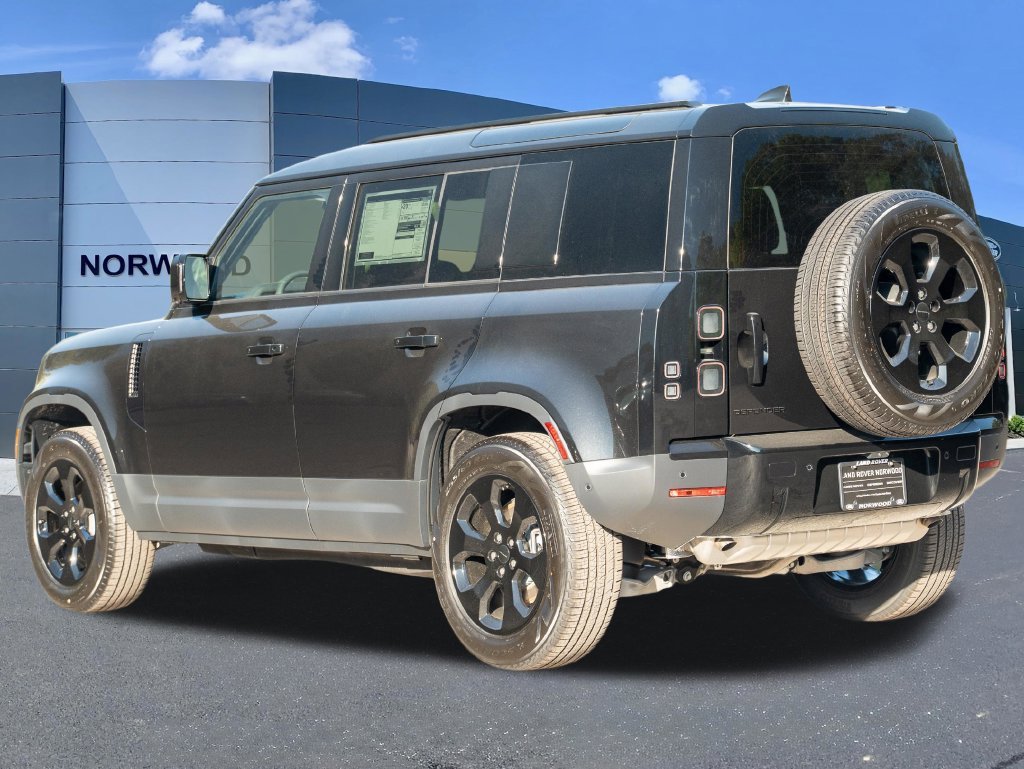 New 2026 Santorini Black Land Rover S image 6