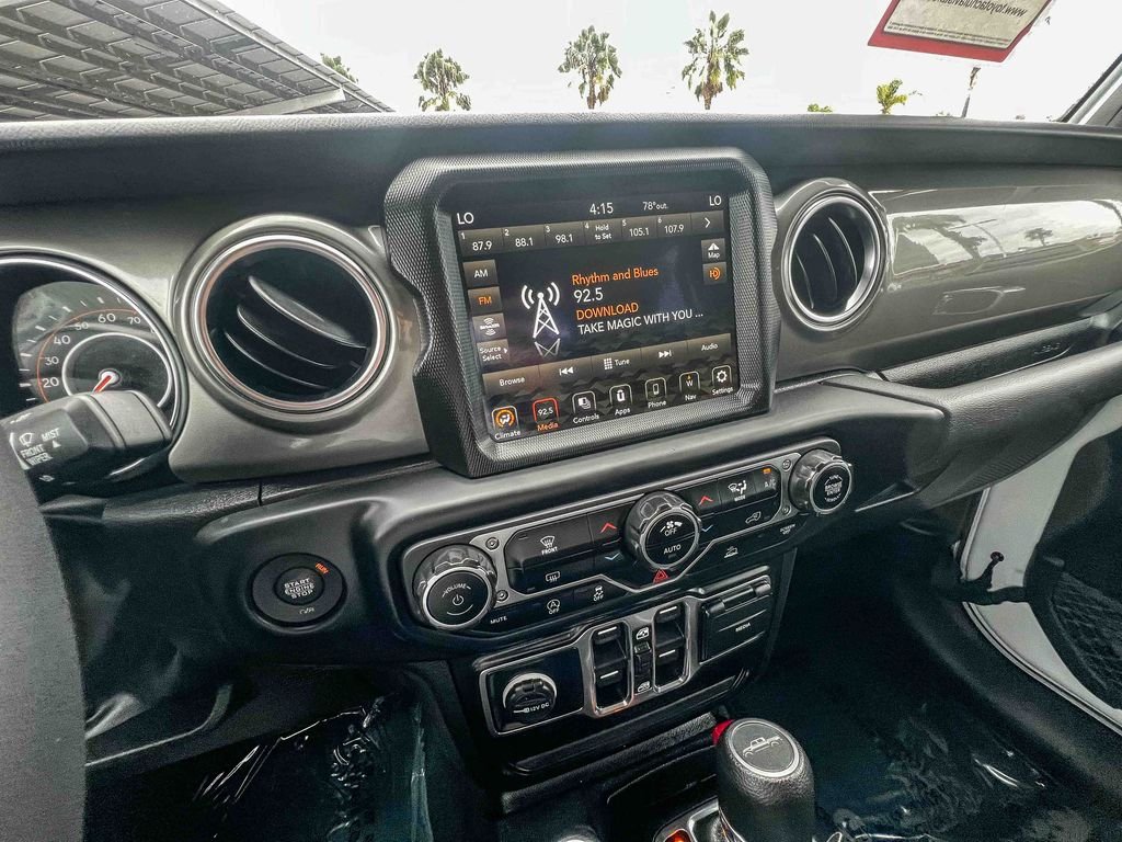 Used 2023 White Jeep Overland image 22
