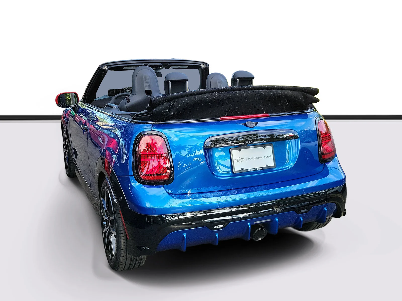 New 2026 Blue Metallic MINI Iconic image 3