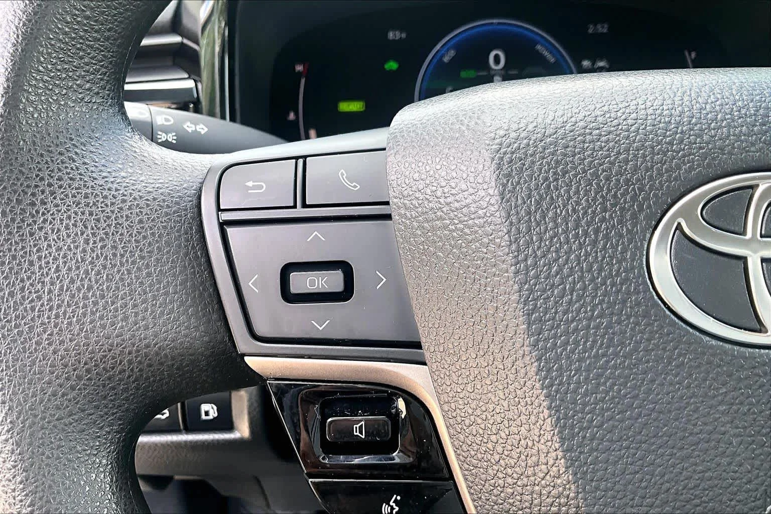 2025 Toyota Camry LE - Photo 24