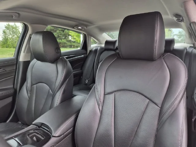Used 2017 BLACK OYNX Buick Essence image 16