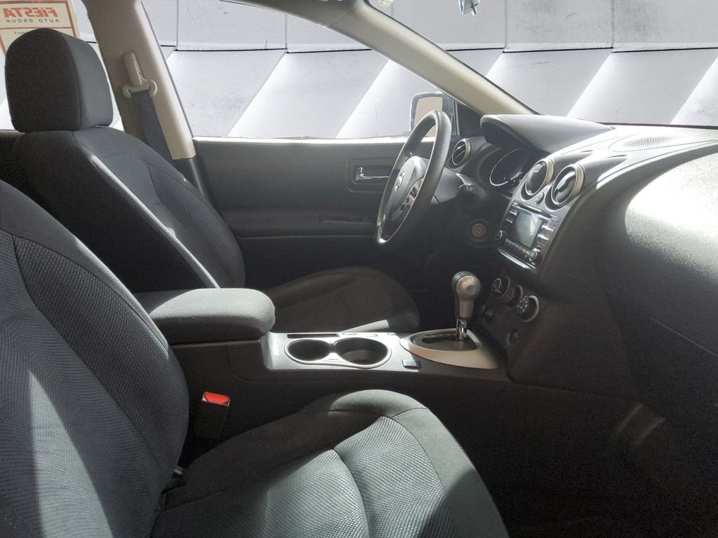 Used 2015 Gray Nissan S image 10
