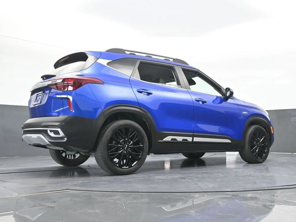Used 2023 Neptune Blue Kia Nightfall image 58