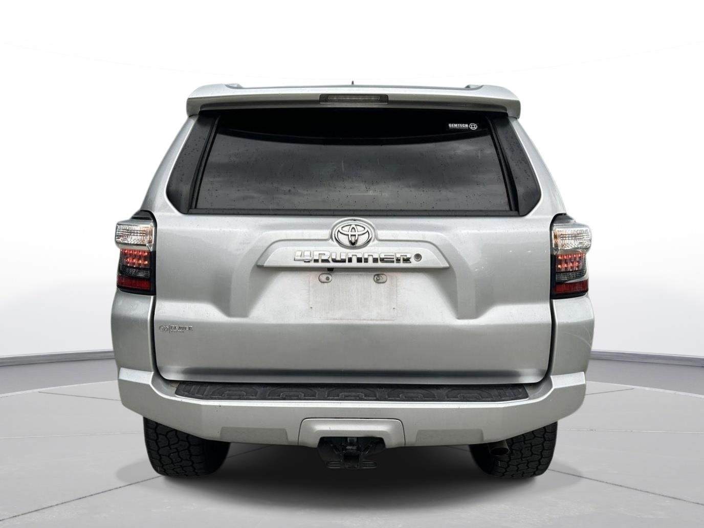 Used 2015 Classic Silver Metallic Toyota SR5 image 7