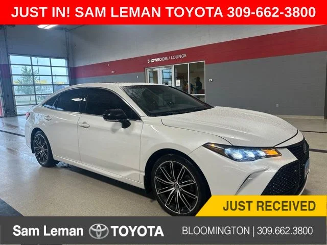 2019 Toyota Avalon XSE for sale at Sam Leman Toyota of Bloomington