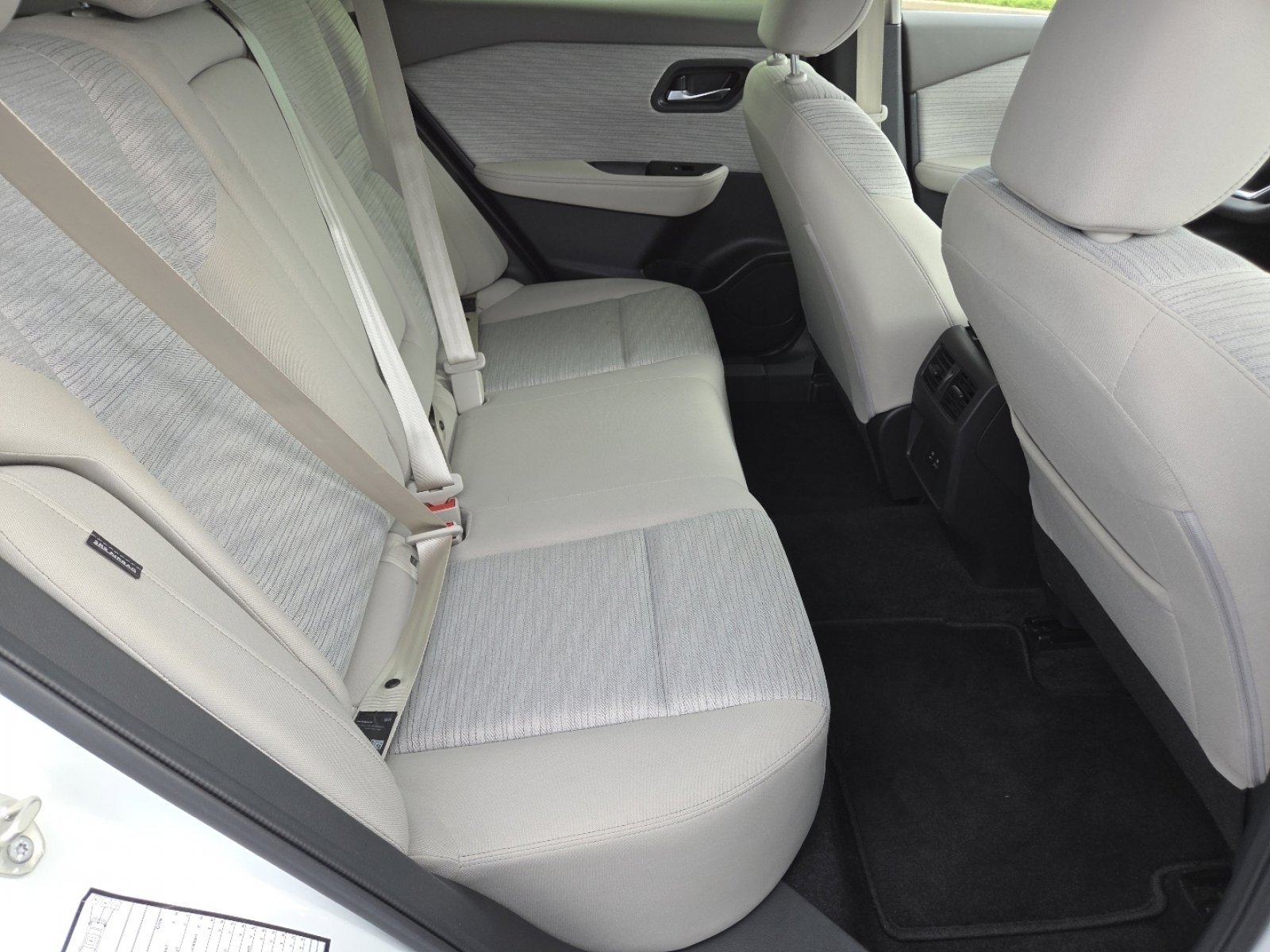 2023 Nissan Rogue SV - Photo 20