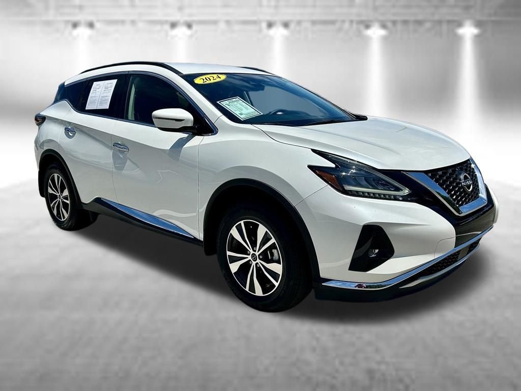 Used 2024 White Nissan SV image 3