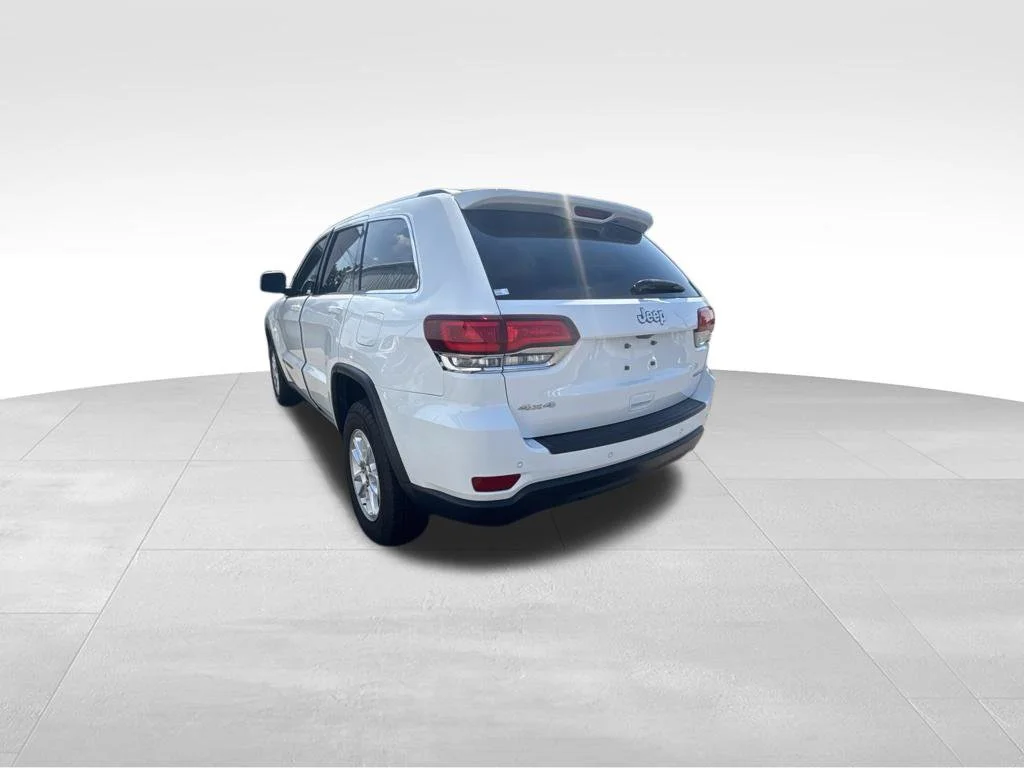 Used 2020 White Jeep Laredo E image 3