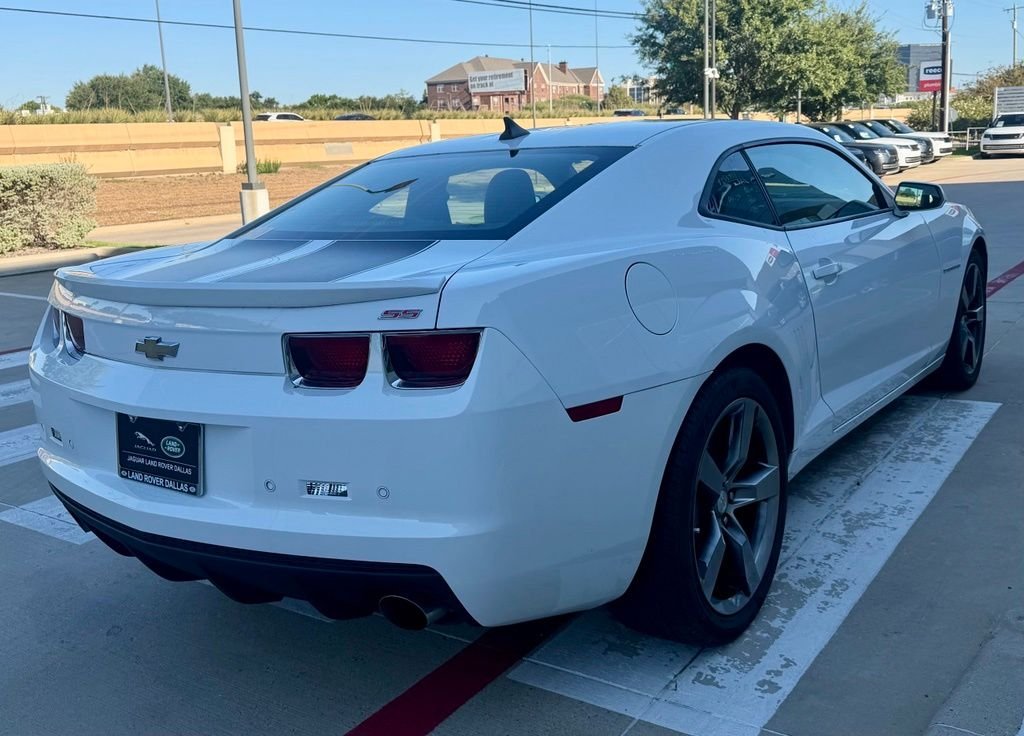 Used 2011 White Chevrolet SS image 4