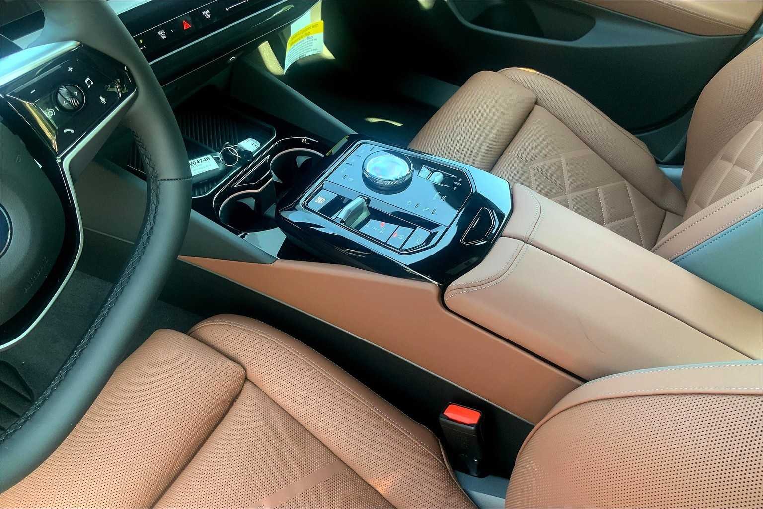 2026 BMW 5 Series 530i - Photo 8