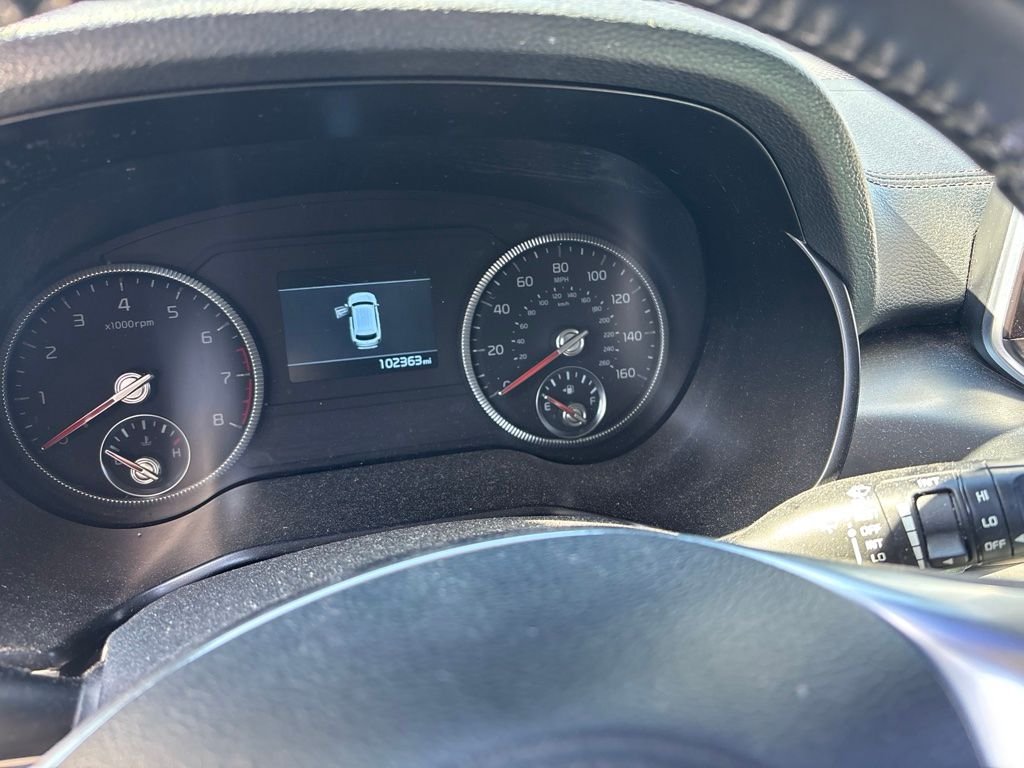 Used 2020 White Kia S image 19