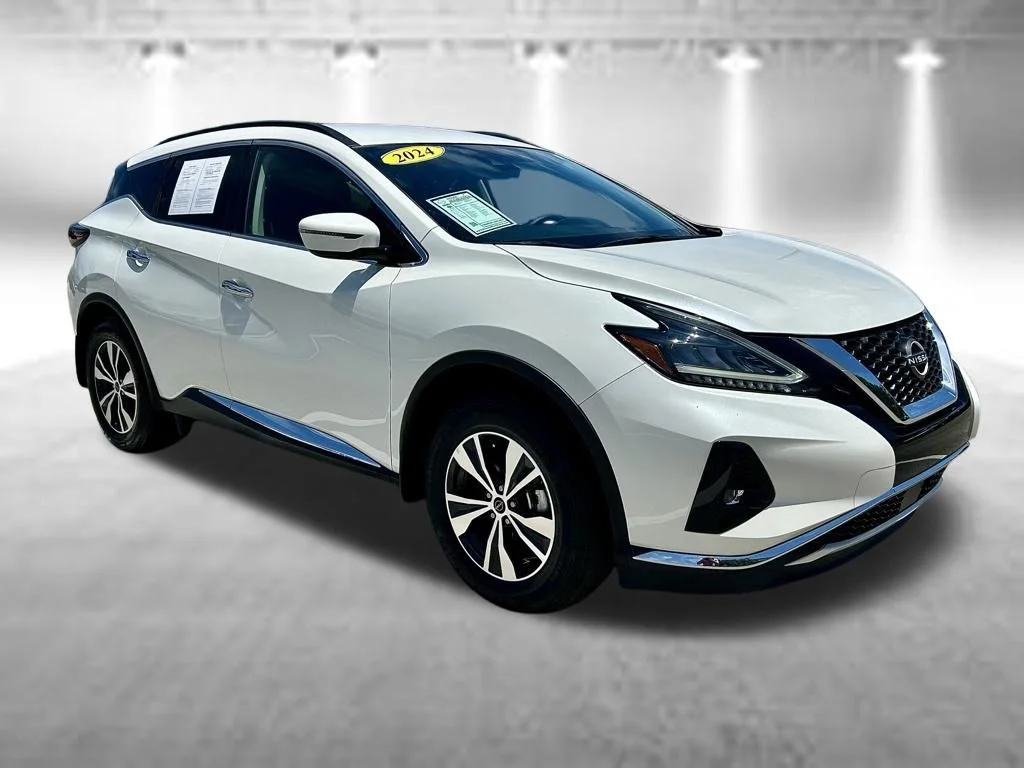 Certified Used 2024 White Nissan SV image 3