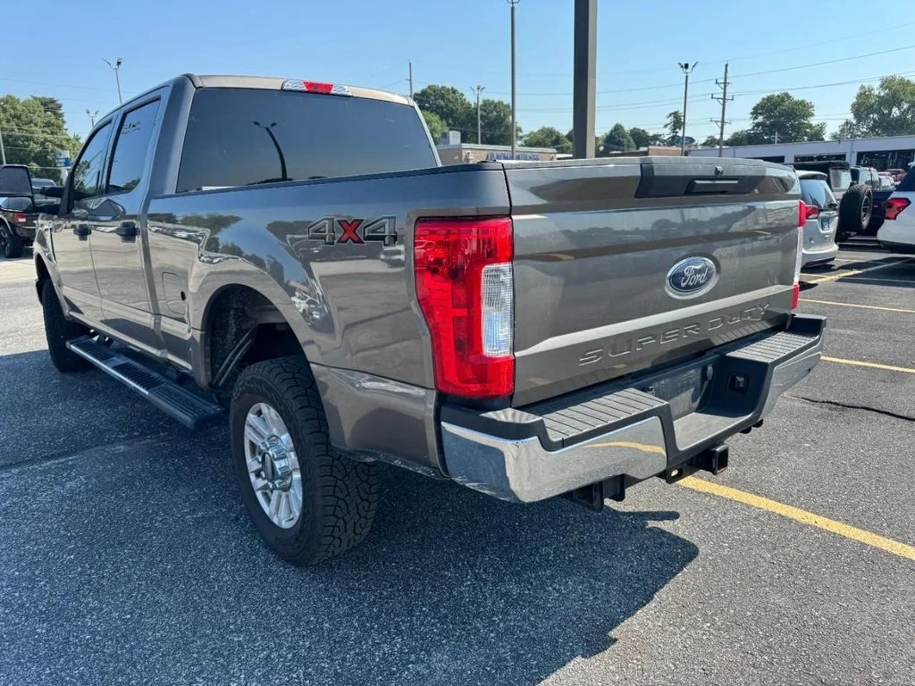 Used 2018 Stone Gray Metallic Ford XLT image 9
