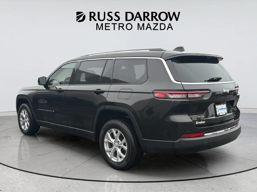 Used 2023 Gray Jeep Limited image 3
