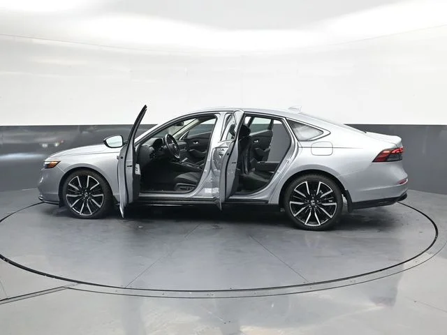 Used 2025  Honda Touring image 38