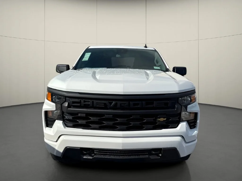 New 2026 Summit White Chevrolet Custom image 5