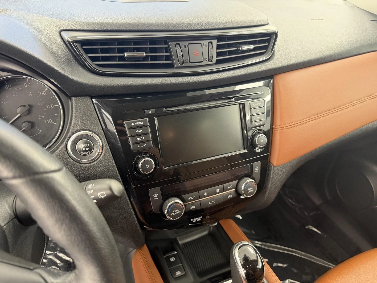 Used 2019 Pearl White Tricoat Nissan SL image 13