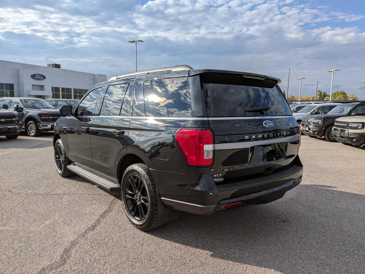 Used 2024 Black Ford XLT image 10