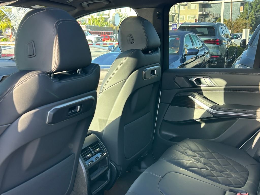 New 2026 Alpine White BMW xDrive40i image 31
