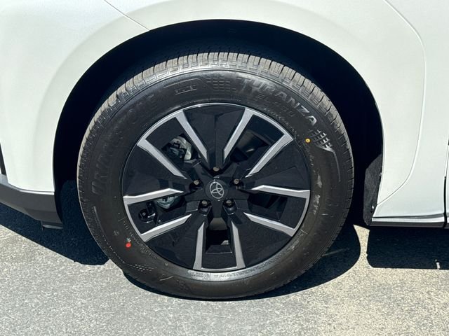 New 2026 Wind Chill Pearl <sup>1</sup> Toyota  XLE image 5
