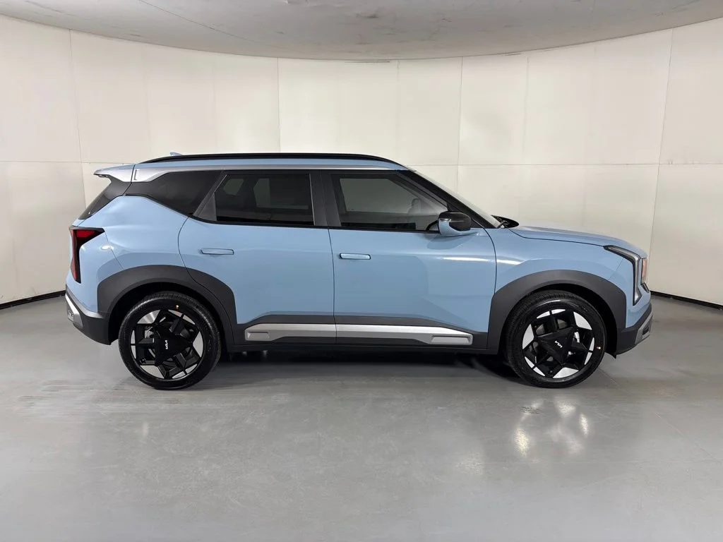 New 2027 Frost Blue Kia EX image 9