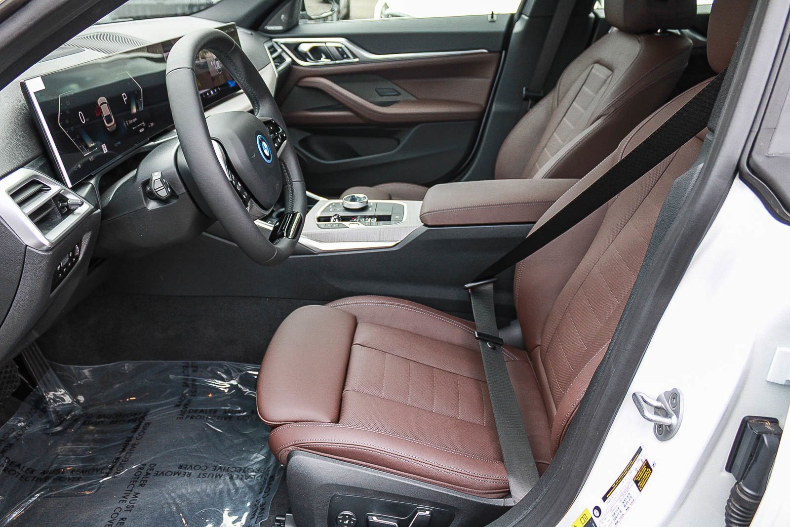 New 2026 Mineral White Metallic BMW eDrive40 image 17