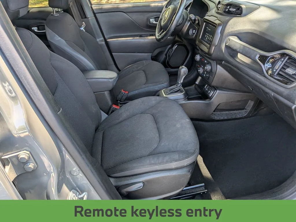 Used 2020 Gray Jeep Latitude image 27