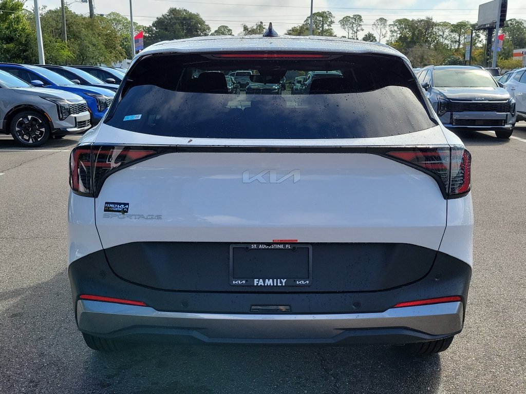 New 2027 Glacial White Pearl Kia LX image 5