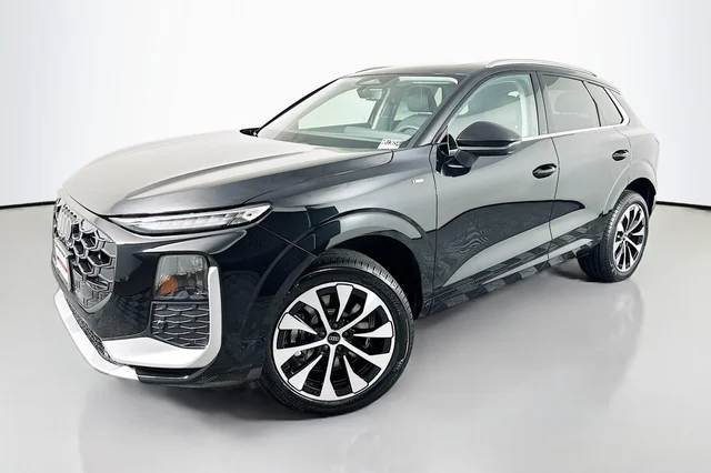 2026 Audi Q3 S line