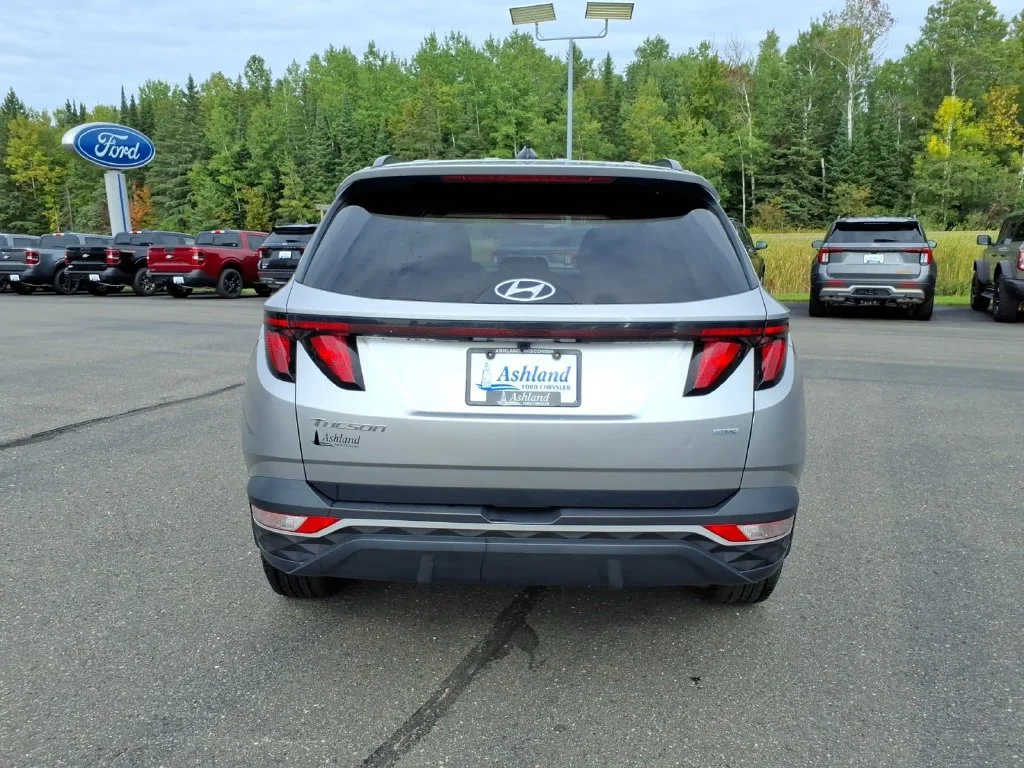 Used 2024 Shimmering Silver Hyundai SEL image 6