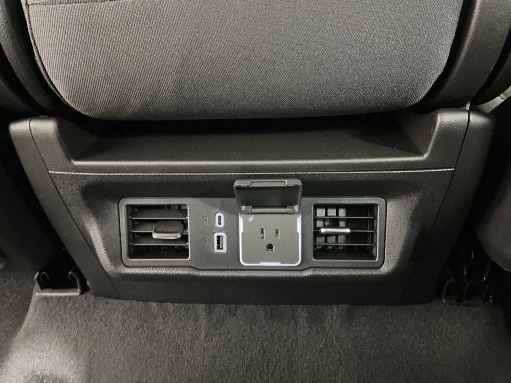 New 2026 Summit White Chevrolet LT (2FL) image 13