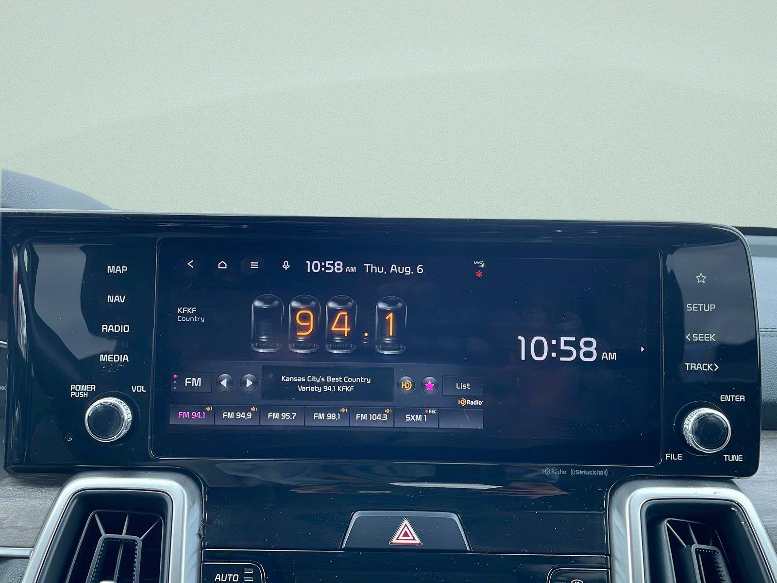 Used 2022 Glacial White Pearl Kia X-Line S image 10